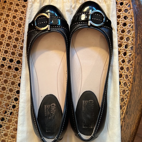 Ferragamo Perfect Signature Flats - Picture 3 of 8